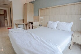 Kjsp Seasons Hotel