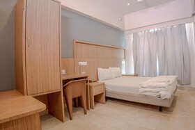 Kjsp Seasons Hotel