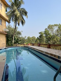QNQ Candolim Retreat