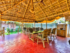 Vartys - The Hillside Huts