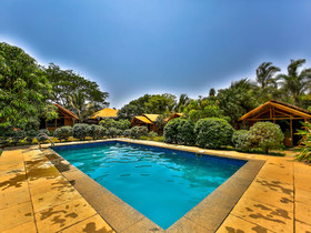 Vartys - The Hillside Huts