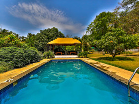 Vartys - The Hillside Huts