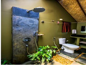 Vartys - The Hillside Huts