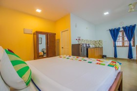 Super OYO Collection O 75550 Holy Cross Home Stays