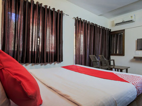 OYO 9518 Hotel Aqua Mira