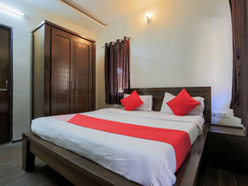 OYO 9518 Hotel Aqua Mira