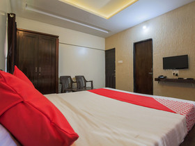 OYO 9518 Hotel Aqua Mira