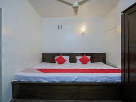 OYO 9518 Hotel Aqua Mira