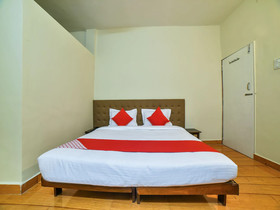 Hotel Empire by OYO Rooms