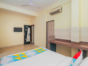 Pednekar's Guest House By OYO Rooms