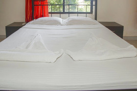 Humming Wood by GuestHouser