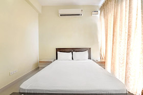 Humming Wood by GuestHouser