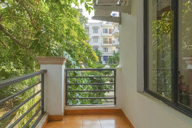 Humming Wood by GuestHouser