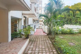 Humming Wood by GuestHouser