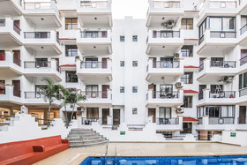 Humming Wood by GuestHouser