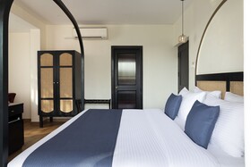 Mademoiselle Boutique Hotel & Cafe