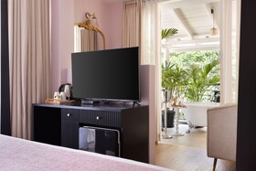 Mademoiselle Boutique Hotel & Cafe