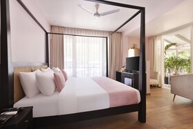 Mademoiselle Boutique Hotel & Cafe
