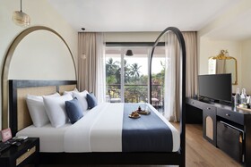 Mademoiselle Boutique Hotel & Cafe