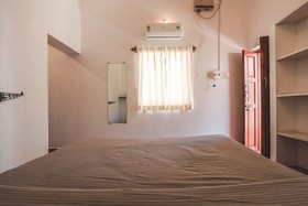 Piggy Hostel Vagator