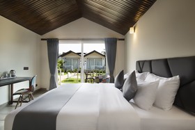 Stone Wood Beach Resort & SPA