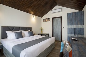 Stone Wood Beach Resort & SPA