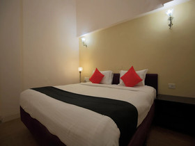 Capital O 22969 The Center Court