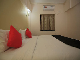 Capital O 22969 The Center Court