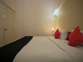 Capital O 22969 The Center Court