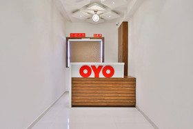 OYO 19303 Hotel Sungold