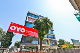 OYO 19303 Hotel Sungold