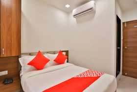 OYO 19303 Hotel Sungold