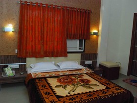 OYO Flagship 19003 Hotel Rudra Mahal