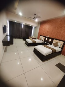 Hotel Rest and View