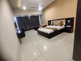 Hotel Rest and View