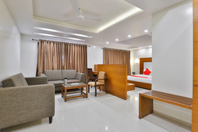 Hotel Comfort by OYO Rooms