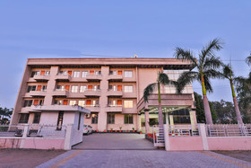 Patel Ni Motel By OYO Rooms