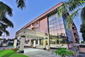 Patel Ni Motel By OYO Rooms
