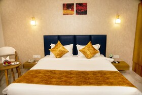 Click Hotel Tulsi