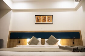Raaj Svastik Inn