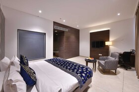 Clubhouse Hotel Morbi