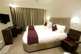 Central Beacon Hotel Surat