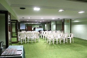 Central Beacon Hotel Surat