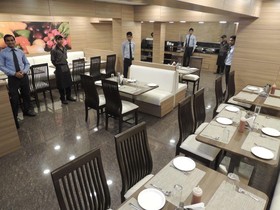 Central Beacon Hotel Surat