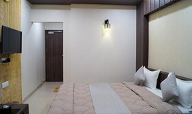 Fabhotel Prime Midtown