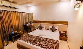 Fabhotel Prime Midtown