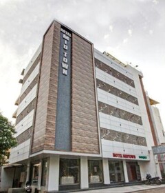 Fabhotel Prime Midtown