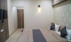 Fabhotel Prime Midtown