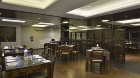 Clarks Collection, Vadodara
