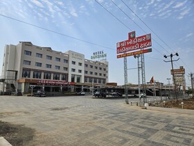 Hotel Grand Darshan